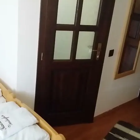 Hazanezo Panzio Oda ve Kahvaltı Corund (Harghita)